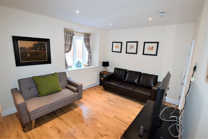 St Lukes 1 Bedroom Apartment With Garden Service Apartments