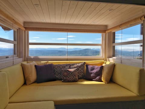 Top performing Airbnb: Newer cabin with great views and nice hiking opportunities in Vinje