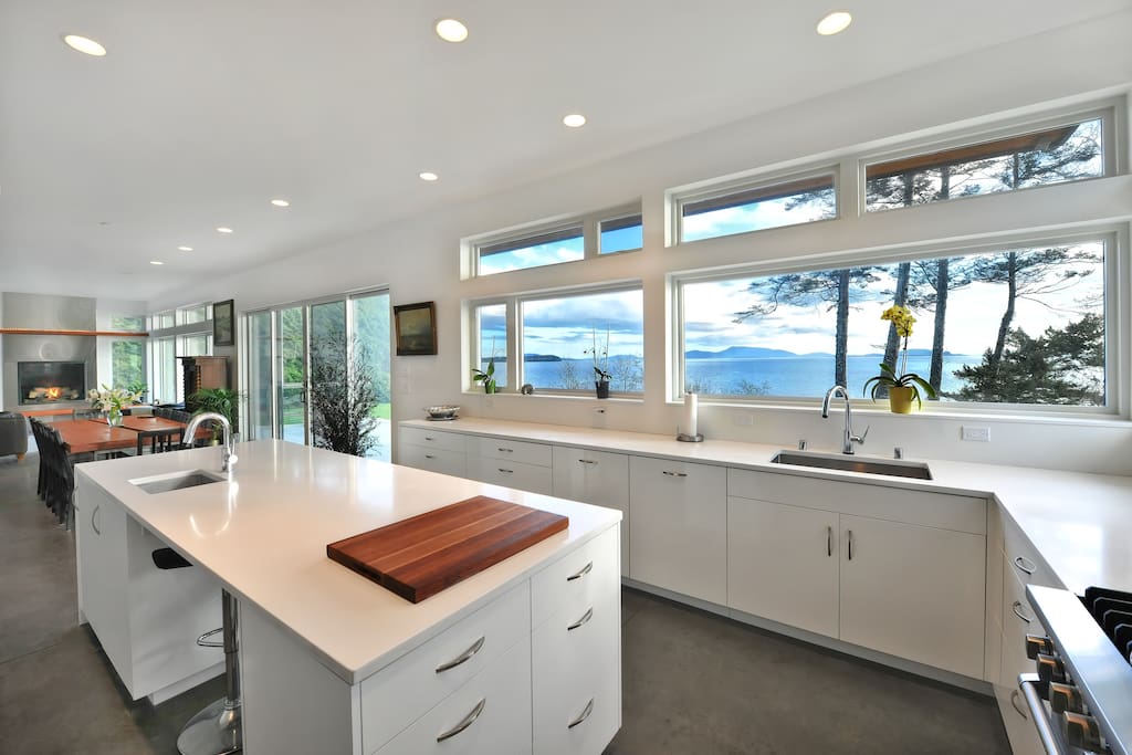 Views to the San Juans and on a clear day, the snow capped Olympic Mountains are on the horizon. Shared kitchen, dining, living.
