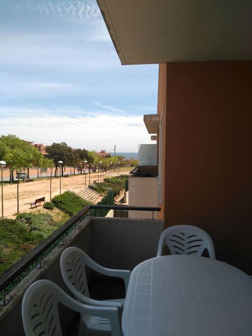 TERRAZA A 800 METROS DE LA PLAYA