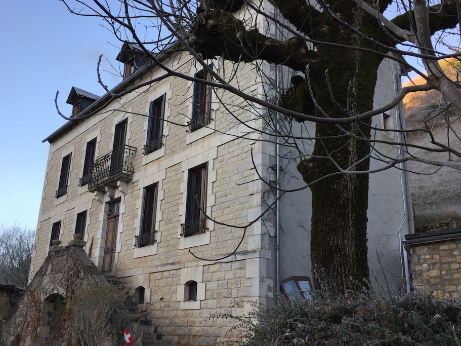 Aux Berges du Coubisou
Pradels, la maison