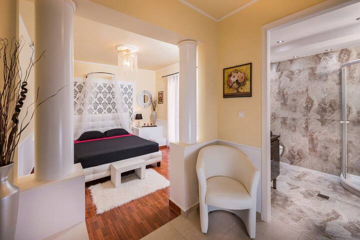 Villa Akropolis Palace gallery image 3