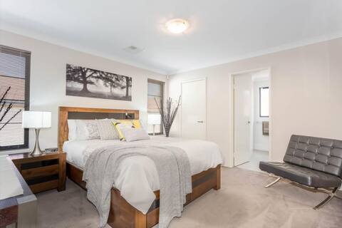 ☆ Relax on Raleigh 1 ☆ Family Home