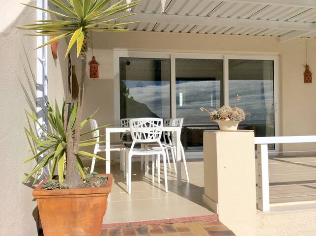 Villa in Noordhoek with amazing view gallery image 4