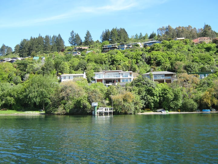 Acacia Bay Holiday Rentals & Homes Acacia Bay, Taupō, New Zealand