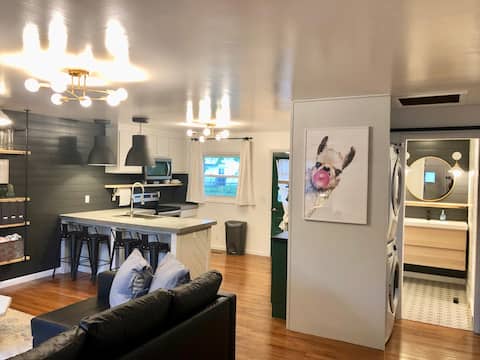 Easy Self Check-In for Centrally Located Home