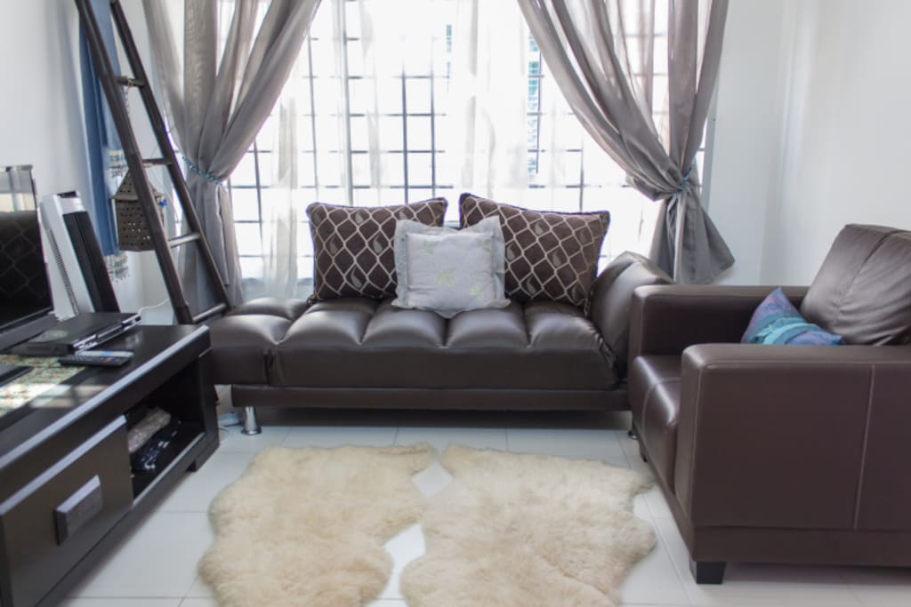 Television room (2nd floor)