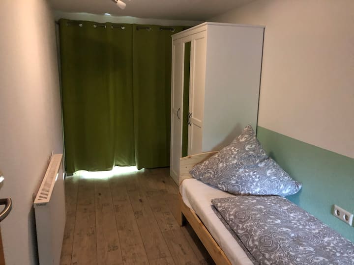 Sótano de la habitación.