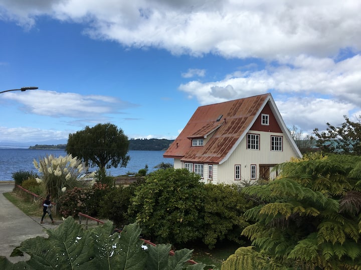 Lakeside Historic Villa in Frutillar. Superb Views