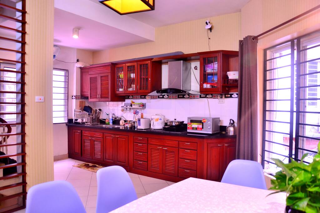 Full kitchen