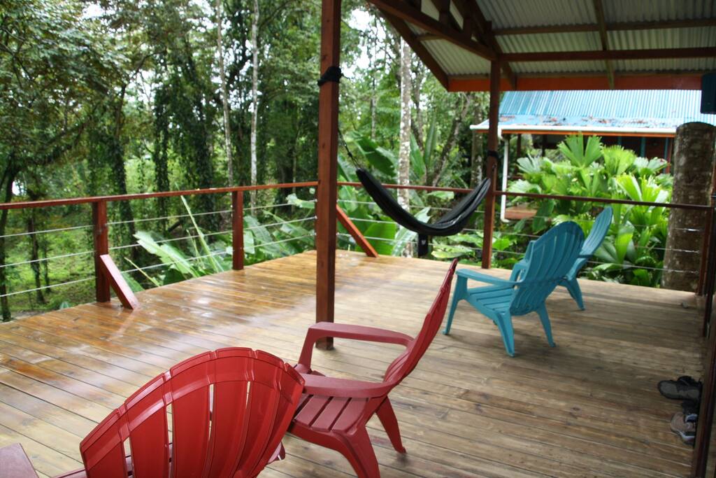 Deck is shared with another room. Unblocked when rented together, privacy curtain hung up when rented by separate parties.