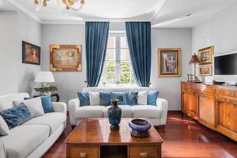 Top Airbnb: Regal Inspired Residence with Indoor Pool in Maksimir