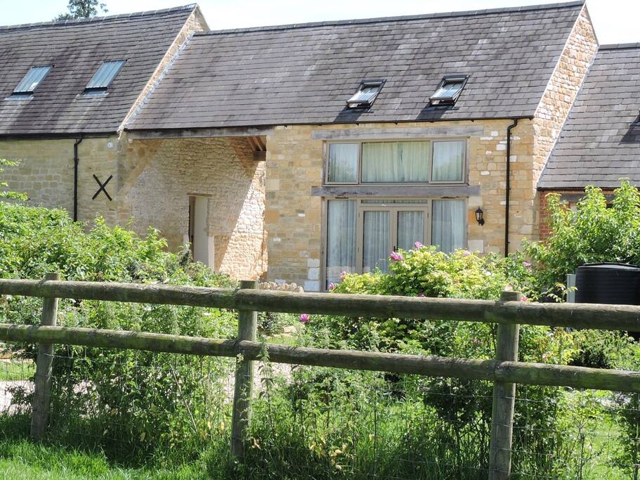 Peaceful Cotswold Farm Cottage for 2 nr Broadway 