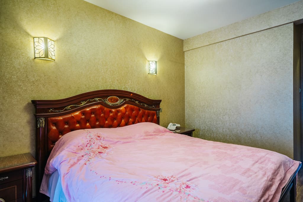 主卧,1.8*2米的Queen bed!