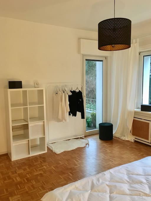 Schlafzimmer 1