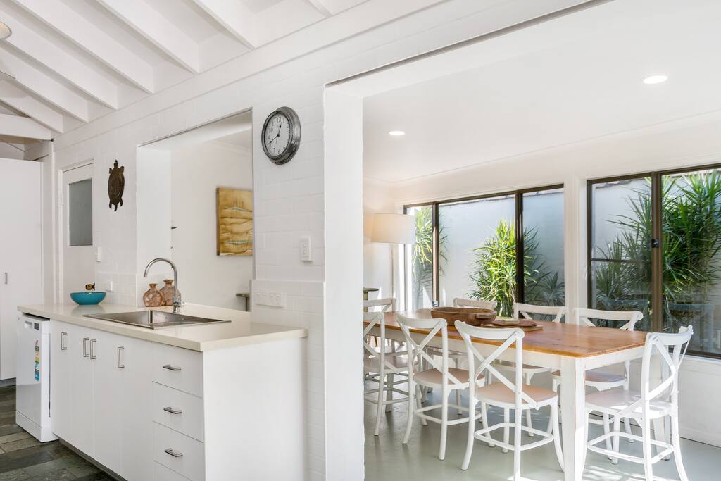 Dining area for 8 just off the kitchen