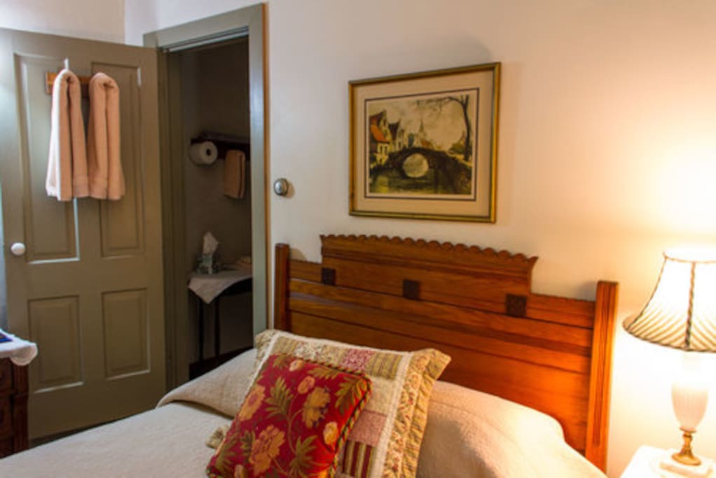 Room #4 with 1 Queen bed and private bath