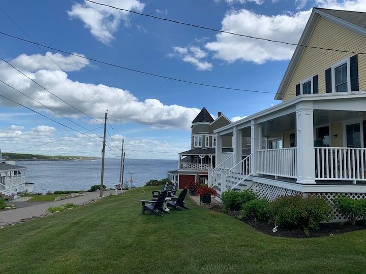 The Moonstruck AC, views, walk to Short Sands Houses for Rent in