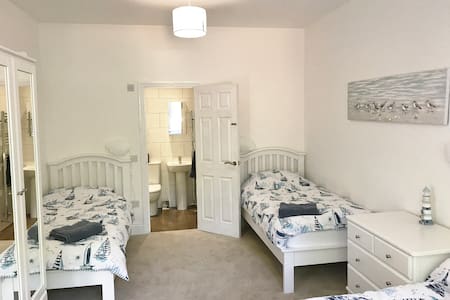 ** Spotless** Beach House Apartment