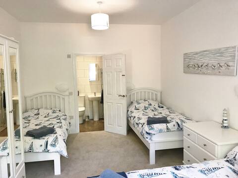 ** Spotless** Beach House Apartment