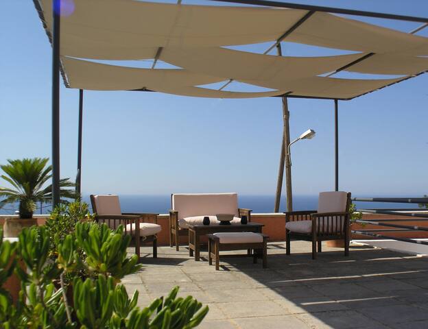 Historic Venetian Castle ideal for family events! gallery image 3