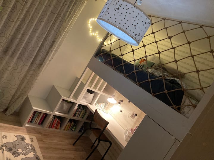 Chumba cha kulala 2 na kitanda cha urefu wa 90