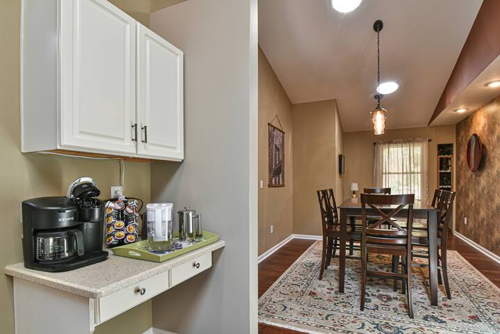 East Asheville: Hot Tub & Game Room, 6 miles to DT gallery image 3