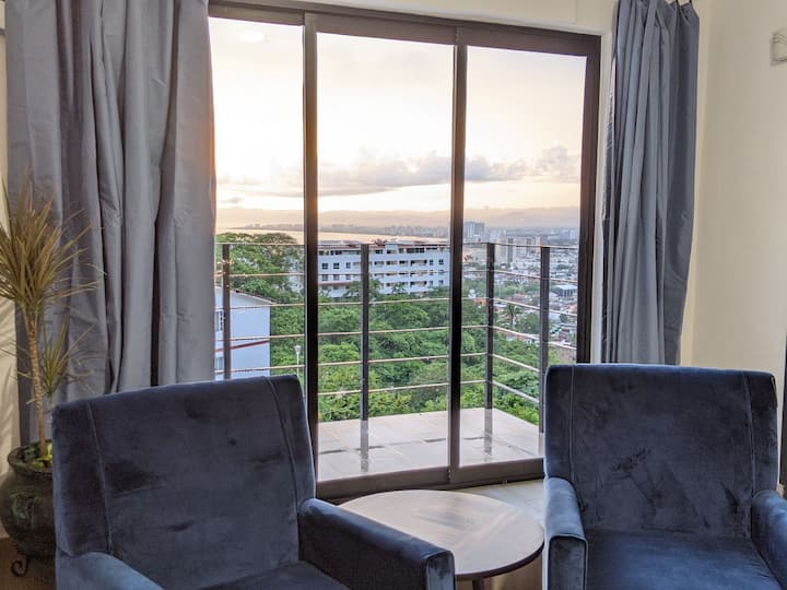 Vistas Mar Y Tierra. Unique Hillside 3bd/2bt Apt - Puerto Vallarta