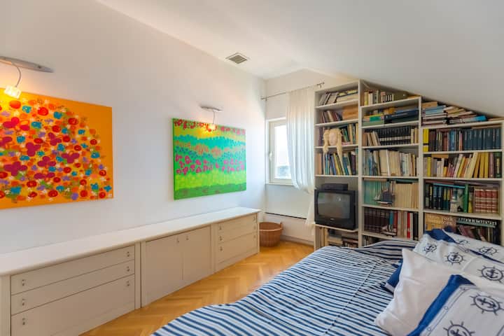 Სასტუმრო ოთახი