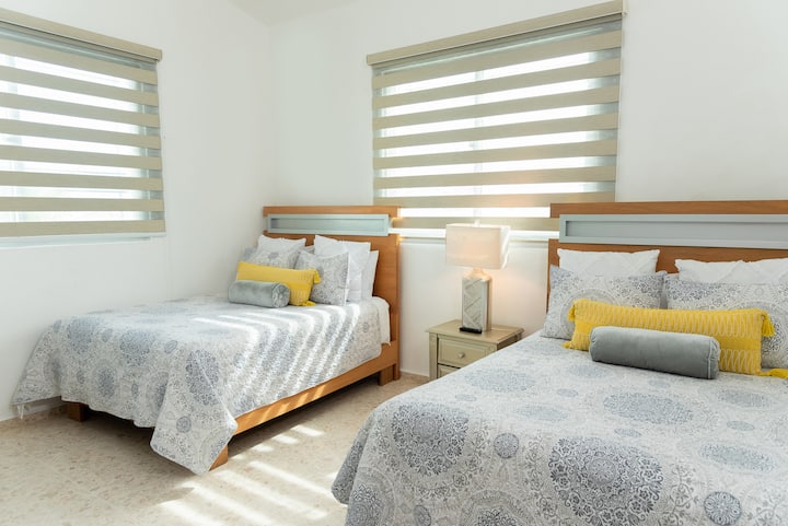 Room 5- 2 Queen beds