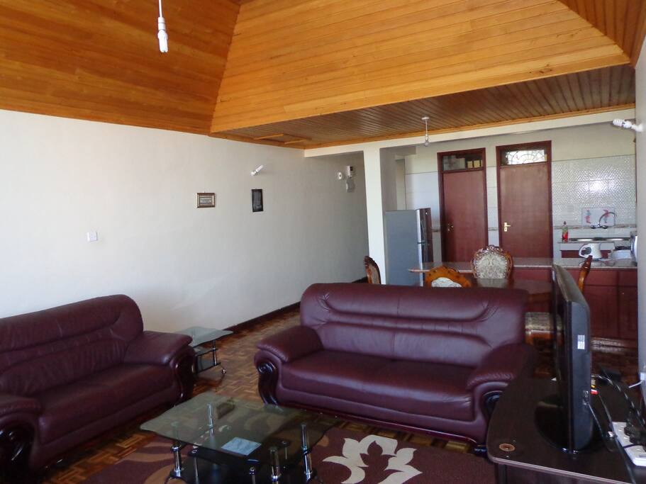 Lounge with Leather Seats