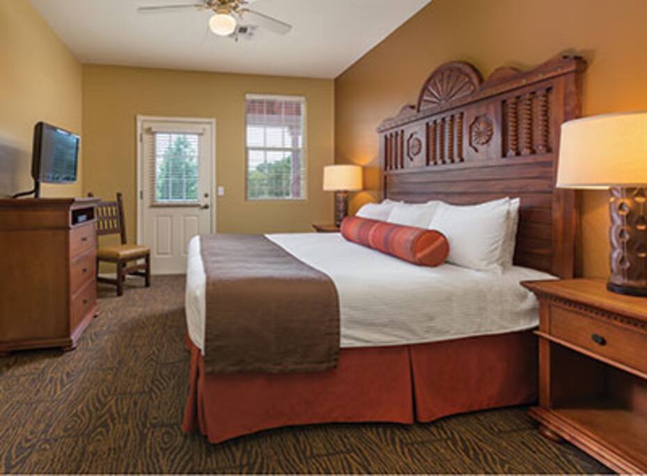 This picture does not show the specific unit being rented. The unit rented will be based on which units are available upon check-in. These pictures are meant to show the property and an example of the room style and décor.
