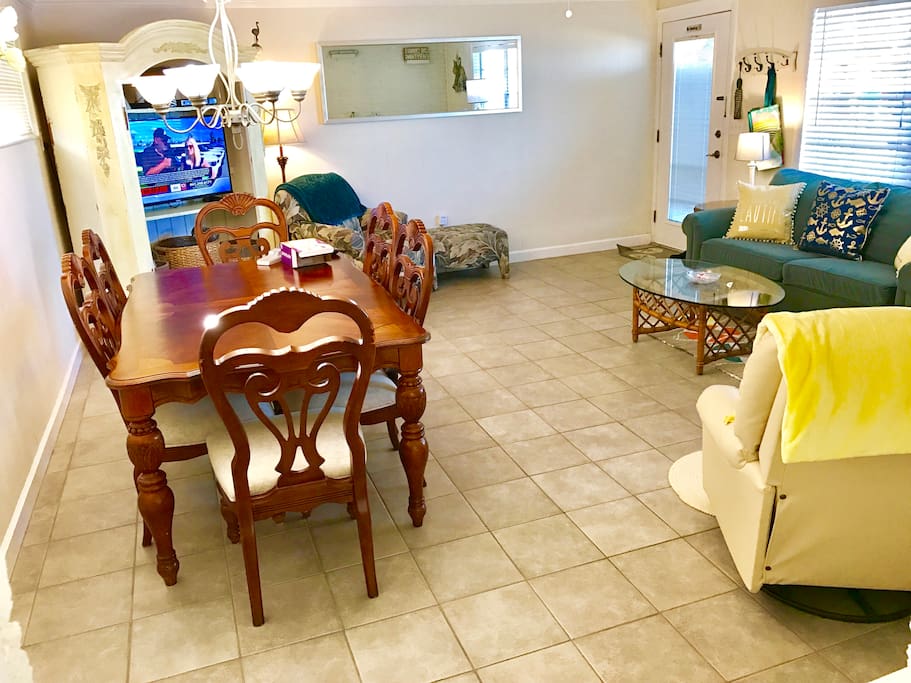 Dining seats 6 Living area seats 6. Comfy recliners and sleep sofa too! 54" widescreen, DVD, WiFi!