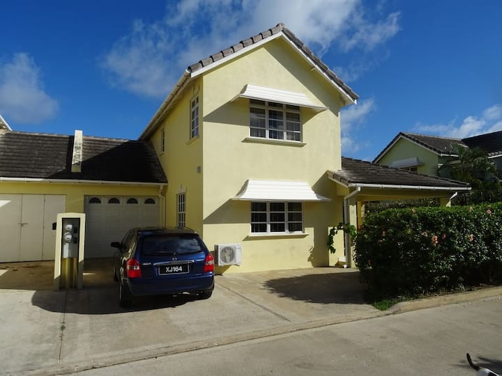 Surfers Paradise In Cotton Bay Close - Barbados