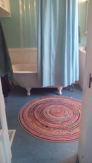 Soaking Tub!