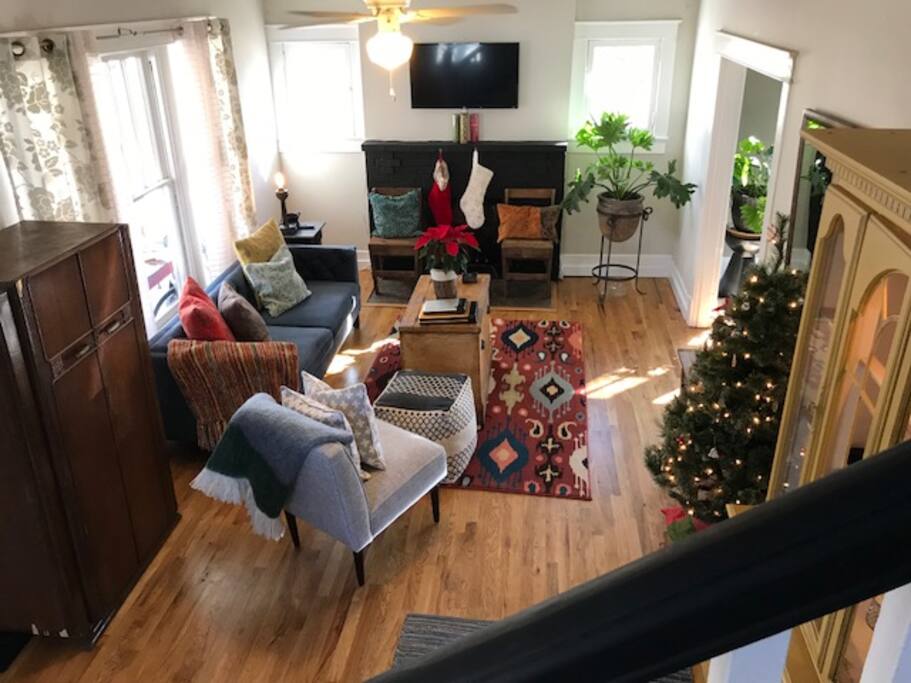 COZY LIVING ROOM