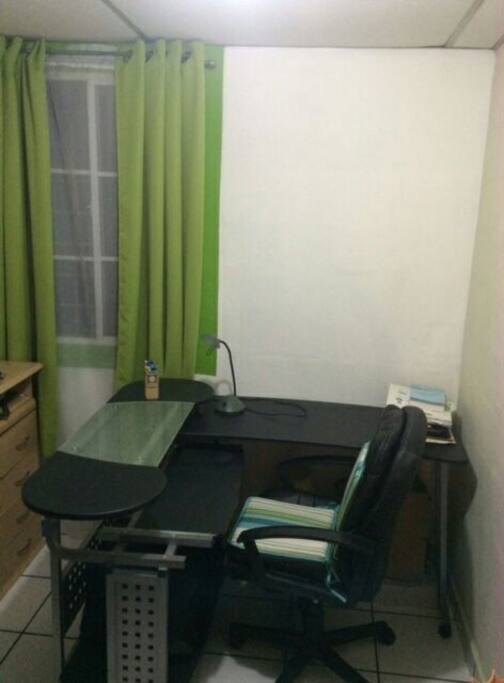 Área para trabajar con laptop
