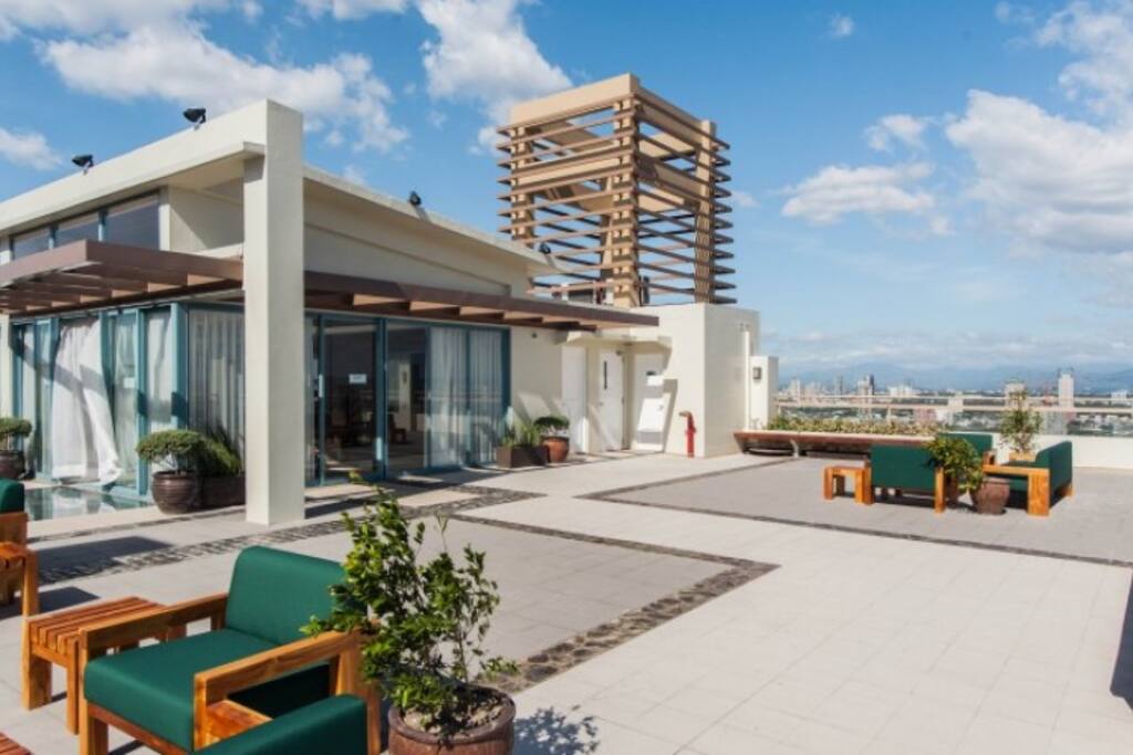 Sky Lounge at Iris