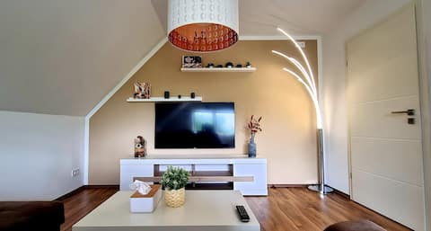 Leistungsstarkes Airbnb: Vacation apartment with great connection in Wahren