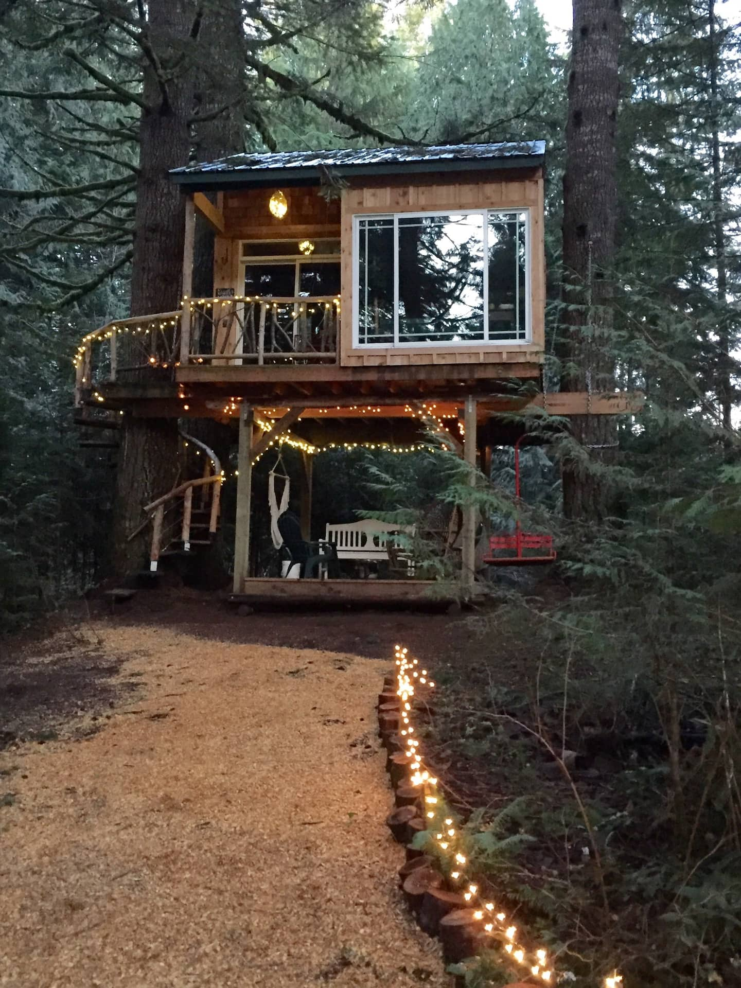 Wow! We found the Best treehouse Oregon Rentals. Save time searching!