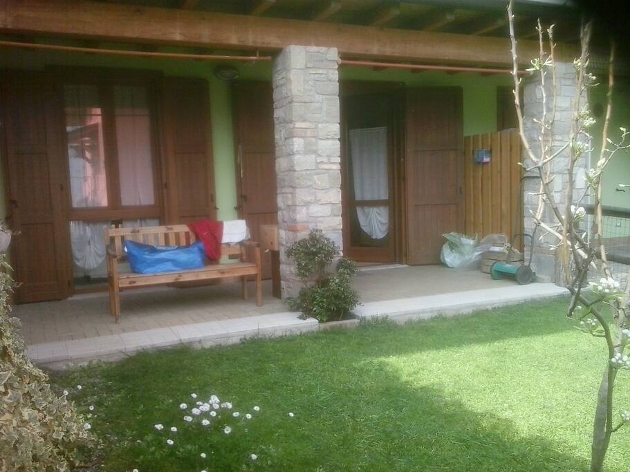 giardino posteriore con possibilità bbq