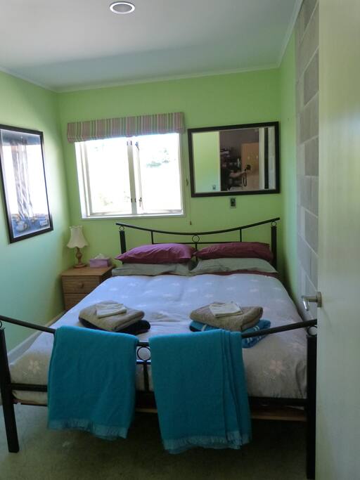 Private bedroom, One Queen size bed inner-sprung mattresses