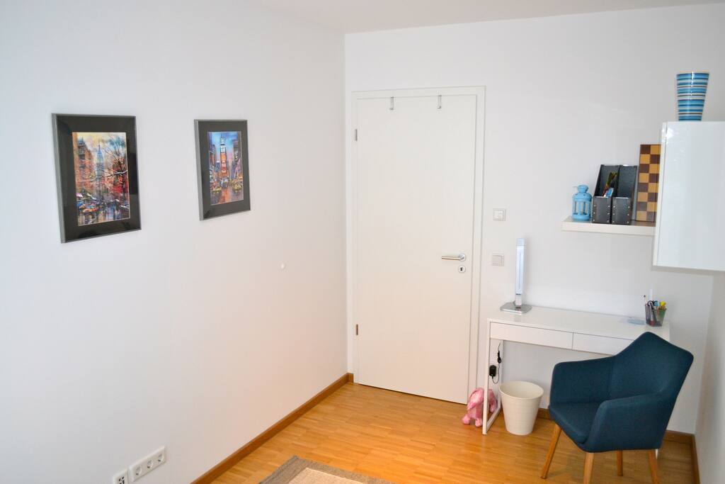 Dein Zimmer / Your room