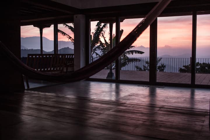 Светло за изгрејсонце од дневната соба