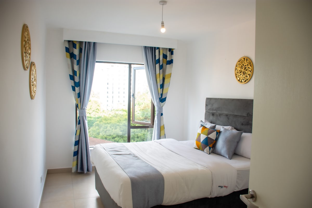 Spavaća soba - nije li udobna? Krevet i madrac hotelske su kvalitete,