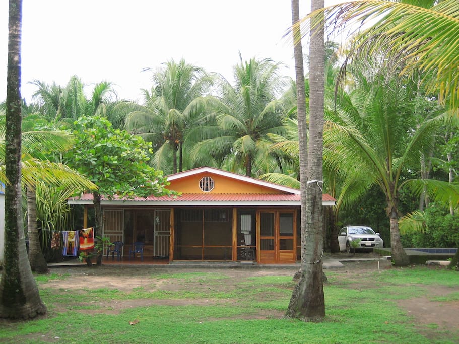 Private, serene bungalow RIGHT ON THE BEACH.