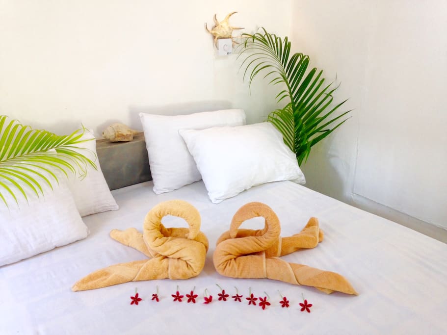 King-size bed | Polished concrete wax