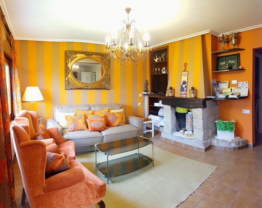 Salón con chimenea