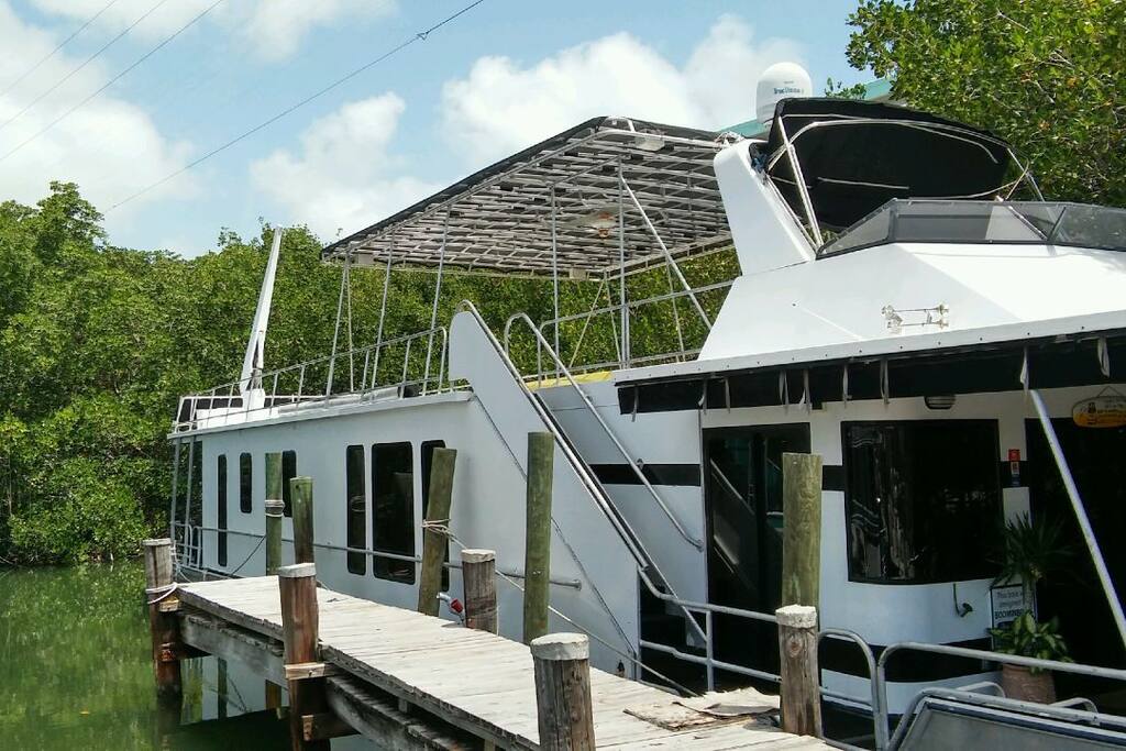 70' House Boat