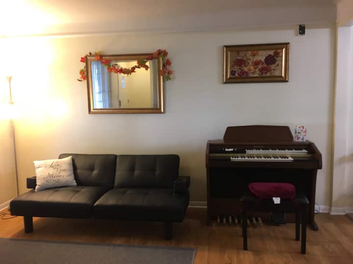 Beautiful Rental By Airports - Northfield, OH